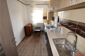 Apartament 3 camere de inchiriat EST - Vrancea anunturi imobiliare Vrancea
