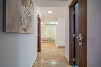Apartament 3 camere de inchiriat TRACTORU - Brasov anunturi imobiliare Brasov