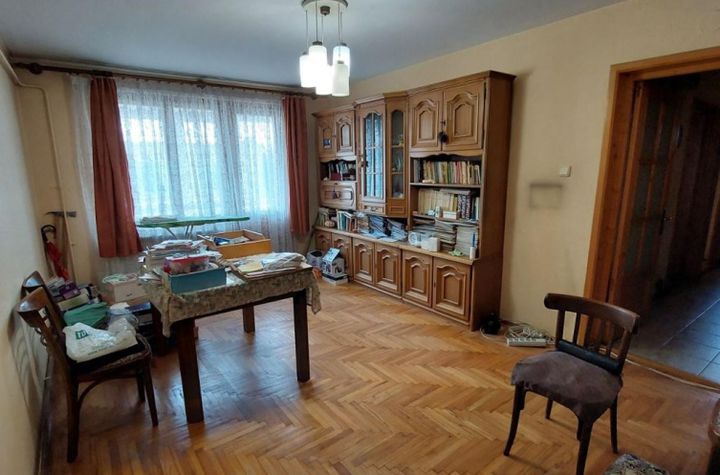 Apartament 4 camere de vanzare TRACTORU - Brasov anunturi imobiliare Brasov