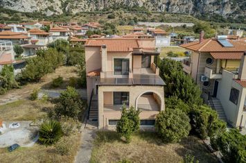 Casă la malul mării în Paralia Karianis anunturi imobiliare Grecia