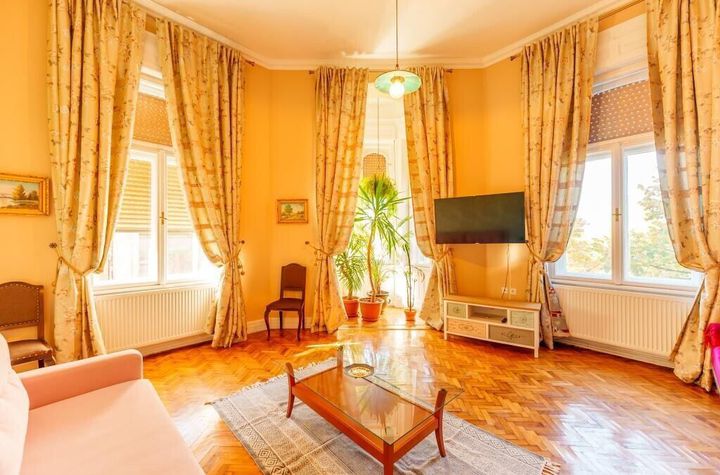 Apartament 3 camere | 2 dormitoare | Ultracentral | 0% comision anunturi imobiliare Arad