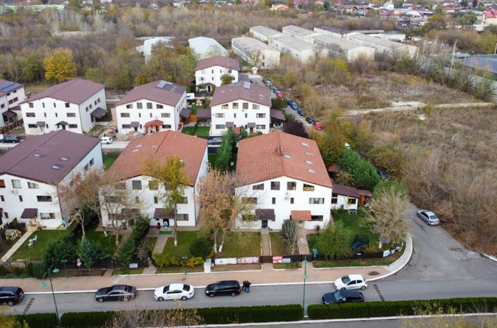 Vilă - 5 camere de vanzare 1 DECEMBRIE - Bucuresti anunturi imobiliare Bucuresti
