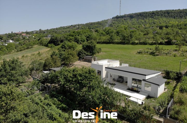 Casă - 6 camere de vanzare BARNOVA - Iasi anunturi imobiliare Iasi