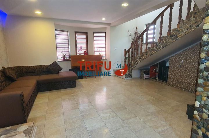 Vilă - 4 camere de vanzare CENTRAL - Alba anunturi imobiliare Alba