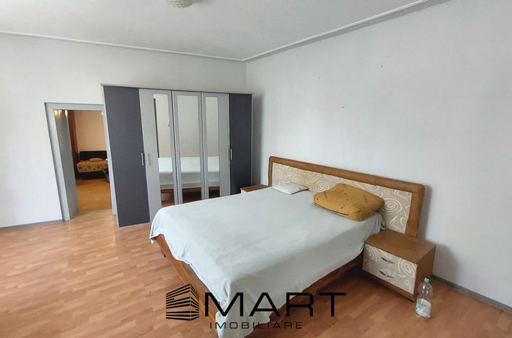 Casă - 8 camere de vanzare CISNADIE - Sibiu anunturi imobiliare Sibiu