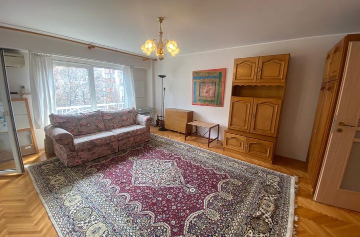 Vanzare apartament renovat 3 camere imobil 1992 Panduri metrou Academie anunturi imobiliare Bucuresti