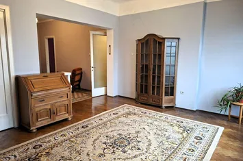 Apartament cu 3 camere in vila interbelica, de renovat anunturi imobiliare Bucuresti