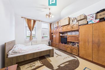 Casa cu 6 camere in Parneava anunturi imobiliare Arad