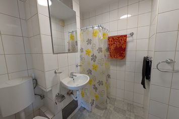 Garsonieră de inchiriat ULTRACENTRAL - Bacau anunturi imobiliare Bacau