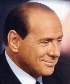 Berlusconi îşi vinde casa pentru aproape jumătate de miliard de euro