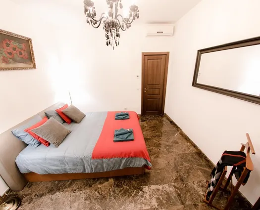Apartament 5 camere P-ta Universitatii, 200 mp