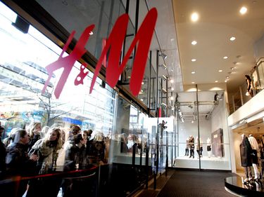 H&M plusează cu trei magazine luna aceasta