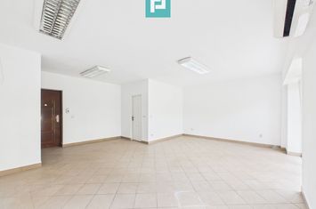Spatiu comercial cu vitrină -Calea Aurel Vlaicu anunturi imobiliare Arad
