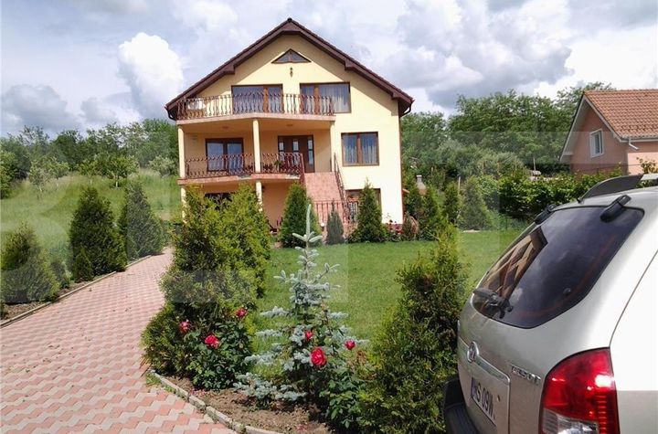 Casă - 8 camere de vanzare CORUNCA - Mures anunturi imobiliare Mures