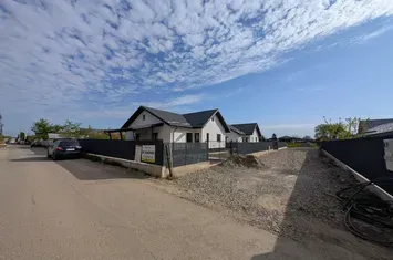 Casă - 4 camere de vanzare HEMEIUS - Bacau anunturi imobiliare Bacau