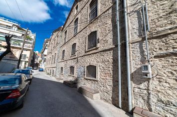 Magazie de tutun emblematică, 4 etaje, 828 mp anunturi imobiliare Grecia