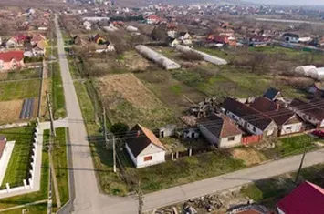 Teren 1.570 mp + casă din cărămidă–zonă liniștită anunturi imobiliare Arad