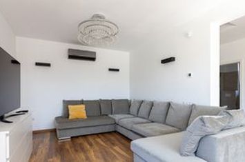 Vilă - 4 camere de inchiriat BARTOLOMEU - Brasov anunturi imobiliare Brasov