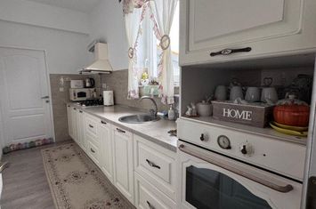 Vilă - 7 camere de vanzare RADAUTI - Suceava anunturi imobiliare Suceava