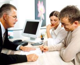 UE obligă băncile să scadă costurile la credite