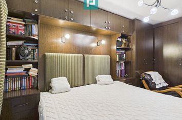 Apartament ultracentral și 2 locuri de parcare anunturi imobiliare Arad