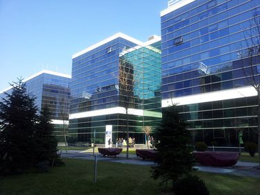 Din 2013,  IMM-urile au facilităţi la închirierea birourilor din clădirile construite cu bani europeni. ESOP este agent exclusiv pentru două dintre aceste proiecte:  West Gate şi CSDA Siriului