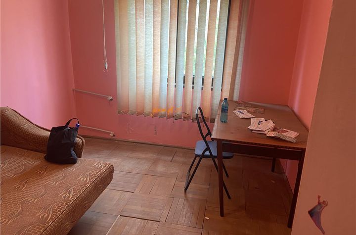 Apartament 3 camere de vanzare GARA - Vrancea anunturi imobiliare Vrancea
