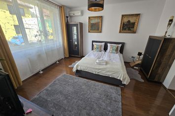 Casa 4 camere,2 băi,140 mp,  zona Centrală anunturi imobiliare Mures