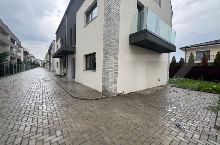 Vilă - 4 camere de vanzare FLORESTI - Cluj anunturi imobiliare Cluj