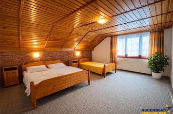 Casă - 8 camere de vanzare EXTERIOR EST - Brasov anunturi imobiliare Brasov