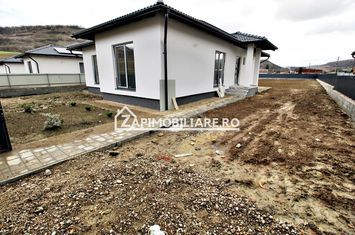 Casă la cheie pe 1 nivel 4cam. 2 bai,1 dresing 650 mp. teren anunturi imobiliare Mures