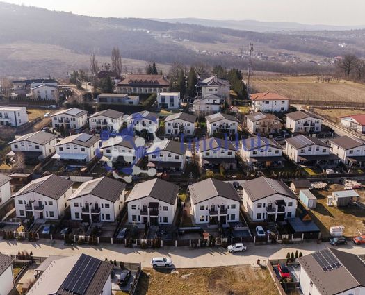 Vilă 4 cam Bucium, 93 mp, P+1