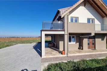 Vilă - 4 camere de inchiriat BARTOLOMEU - Brasov anunturi imobiliare Brasov