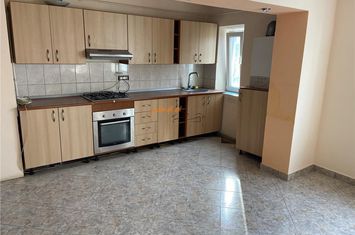 Apartament 3 camere de vanzare SUD - Vrancea anunturi imobiliare Vrancea