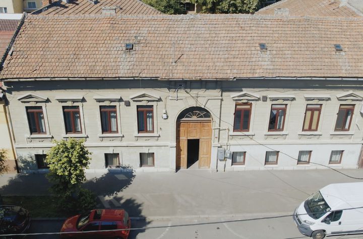 Casă - 20 camere de vanzare ULTRACENTRAL - Arad anunturi imobiliare Arad