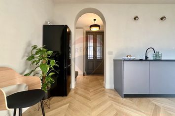 Apartament 3 camere, ultracentral, de inchiriat anunturi imobiliare Cluj