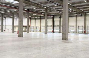 Hală industrială de închiriat, 2.900 mp, Arad anunturi imobiliare Arad