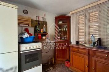 Casa individuala cu etaj pe 3 insule anunturi imobiliare Arad