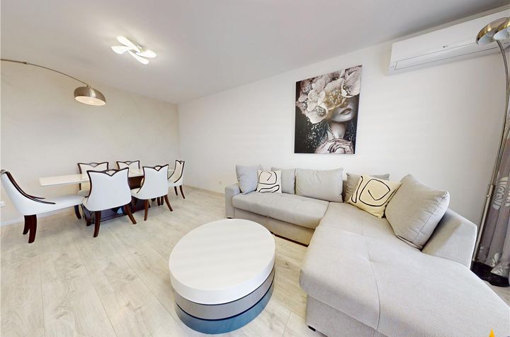 Apartament 3 camere de inchiriat TRACTORUL - Brasov anunturi imobiliare Brasov