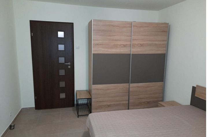 GARSONIERA DE INCHIRIAT MOBILATA UTILATA anunturi imobiliare Bucuresti