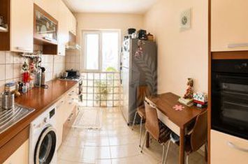 APARTAMENT 3 CAMERE//2 BAI//ZONA VEST anunturi imobiliare Prahova