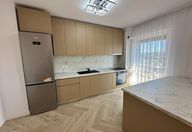 650 €, Apartament 3 camere