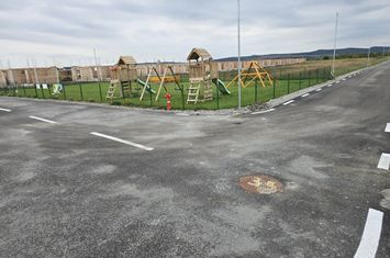 Casa 4 camere la cheie,10 minute de spital 150mp,700mp teren anunturi imobiliare Mures