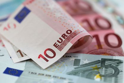 Cursul euro scade puternic