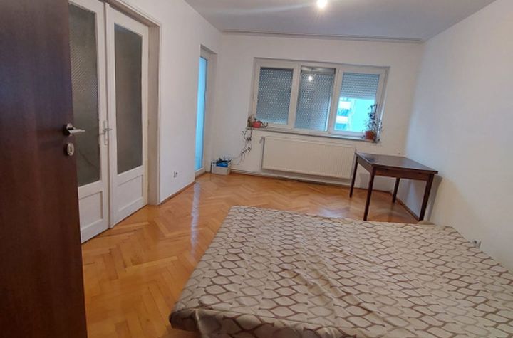 Apartament 3 camere de vanzare 1 MAI - Dolj anunturi imobiliare Dolj