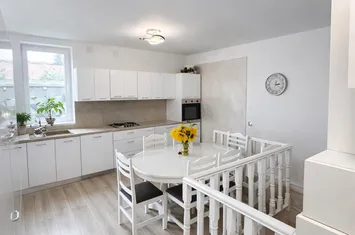 Vilă - 6 camere de vanzare CENTRAL - Mures anunturi imobiliare Mures