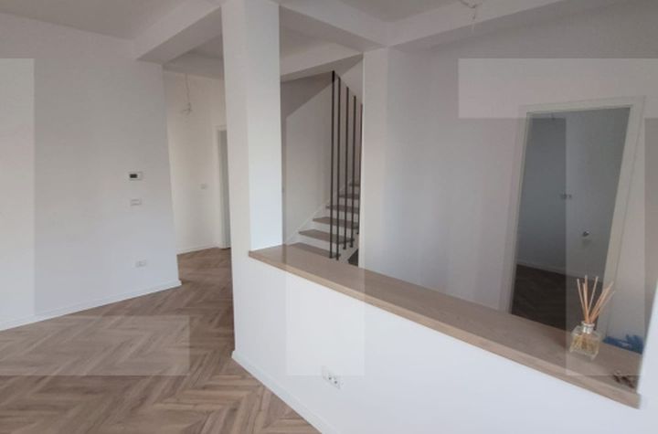 Casă - 5 camere de vanzare DUMBRAVITA - Timis anunturi imobiliare Timis