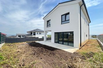 Vilă - 4 camere de vanzare DEZMIR - Cluj anunturi imobiliare Cluj