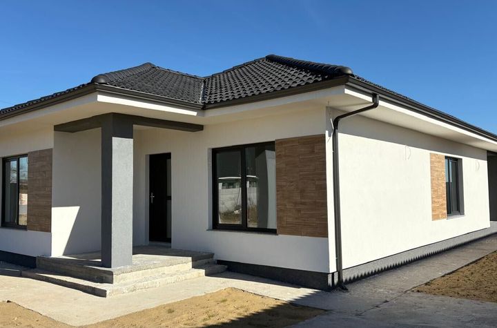 Casa Santandrei, 167 000 E (neg). Comision 0. anunturi imobiliare Bihor