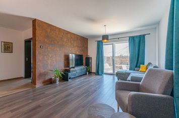 Casă Individuală de Închiriat, Încălzire în Pardoseală, Teren 400 mp anunturi imobiliare Brasov